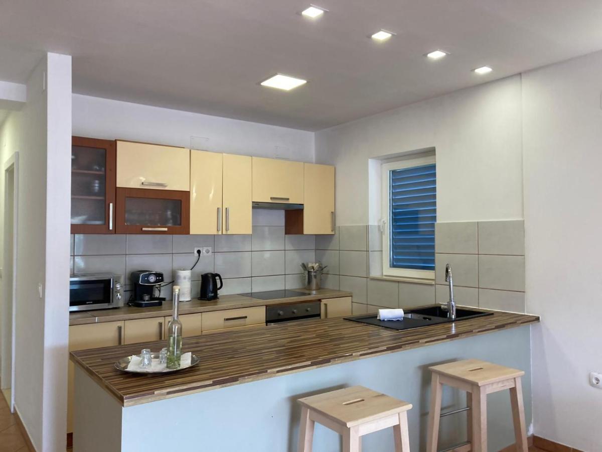 Casa Di Giorgio Apartman Jelsa  Kültér fotó