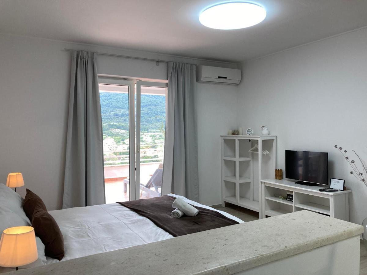 Casa Di Giorgio Apartman Jelsa  Kültér fotó