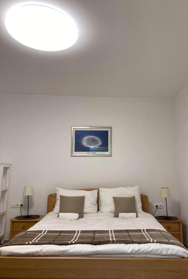 Casa Di Giorgio Apartman Jelsa  Kültér fotó